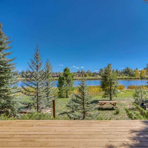Pet Friendly Lake Lodge with A/C