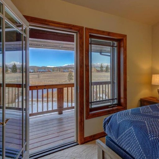 Master Bedroom - King - Balcony View