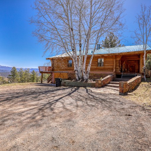 Winter Quarters Cabin- Mountain Views & Hot tub