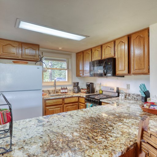Fully Stocked Kitchen 