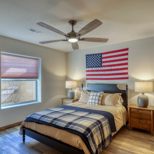 A/C Cloud Cap Home w/Lake Views!