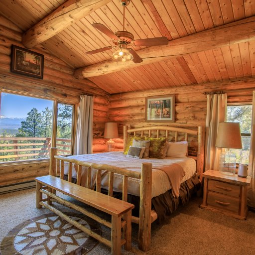 Winter Quarters Cabin- Mountain Views & Hot tub