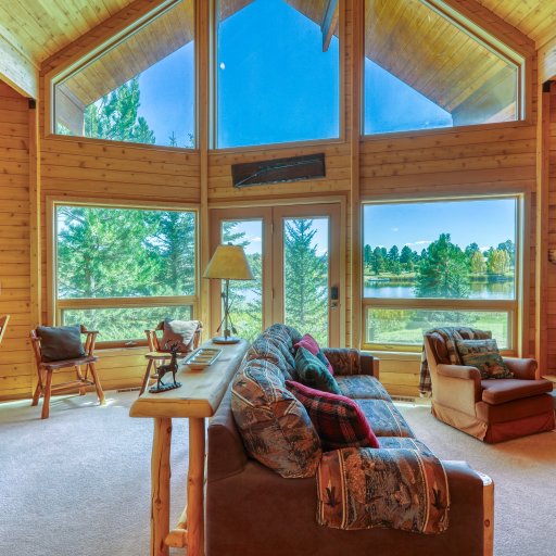 Pet Friendly Lake Lodge with A/C