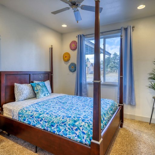Guest Bedroom #1 - Paris Room - Queen 