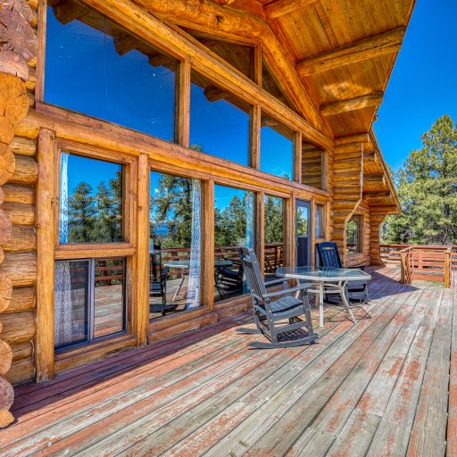Winter Quarters Cabin- Mountain Views & Hot tub